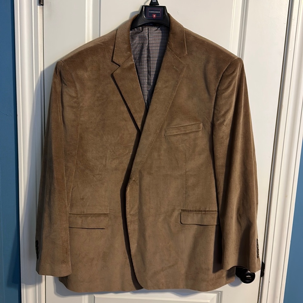 Brand new Men’s Saddlebred Tan Corduroy 2 button sport coat. Size 54R.
